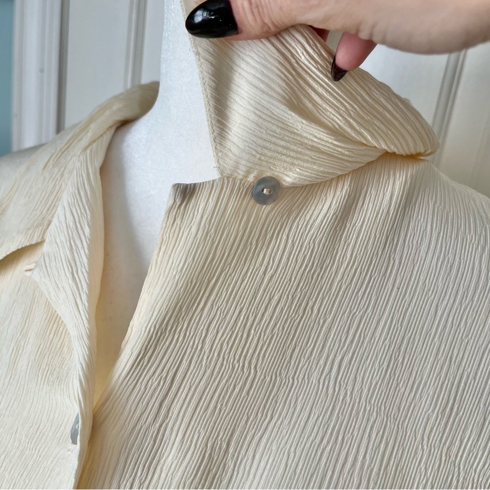 Vintage 100% Silk Butter Yellow Plisse Button Down Shirt Top Large Quiet Luxury - Picture 8 of 10